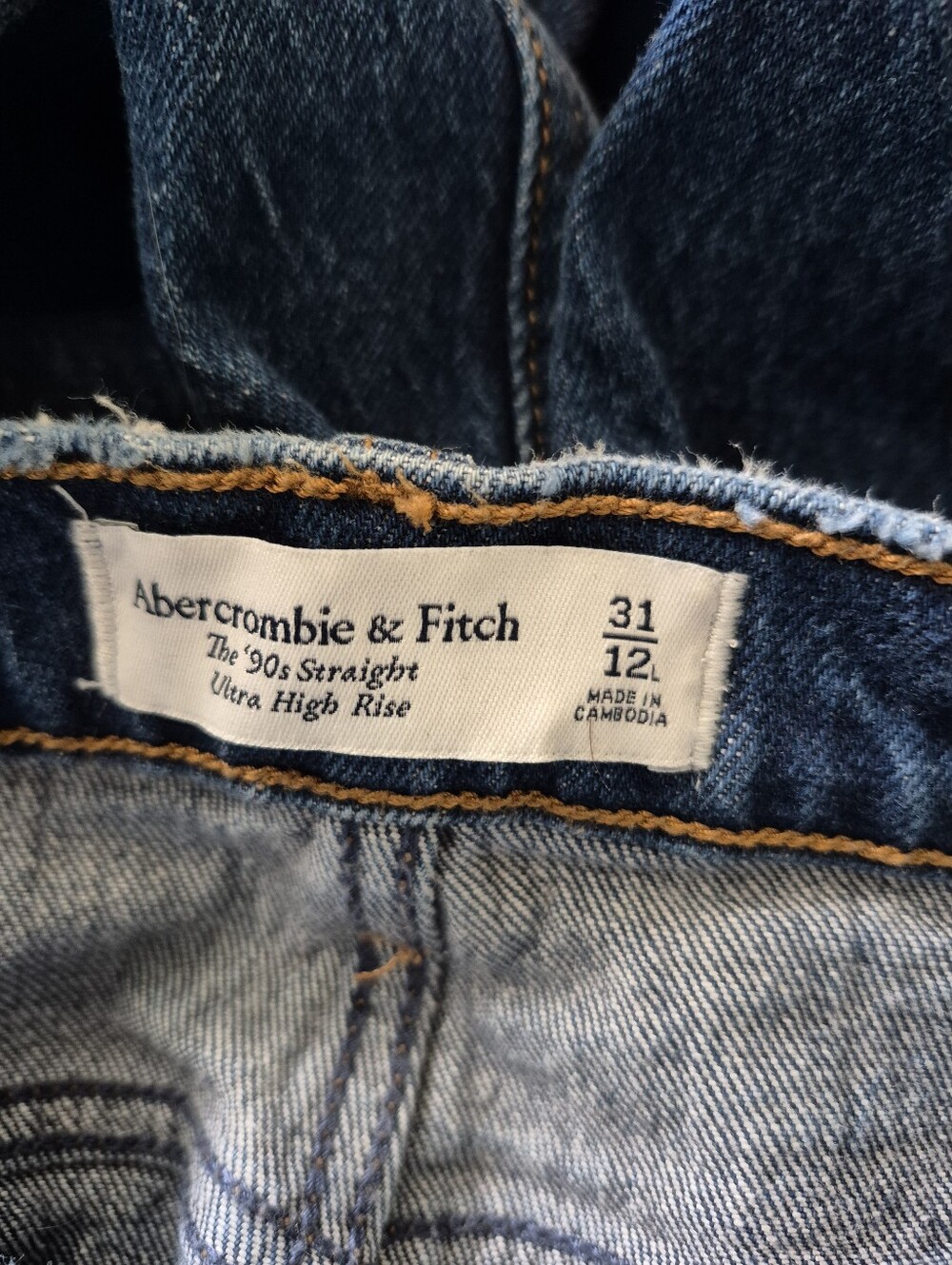 Abercrombie & Fitch The 90s Straight Ultra High Rise Jeans Womens Size 31/12L - Picture 9 of 10